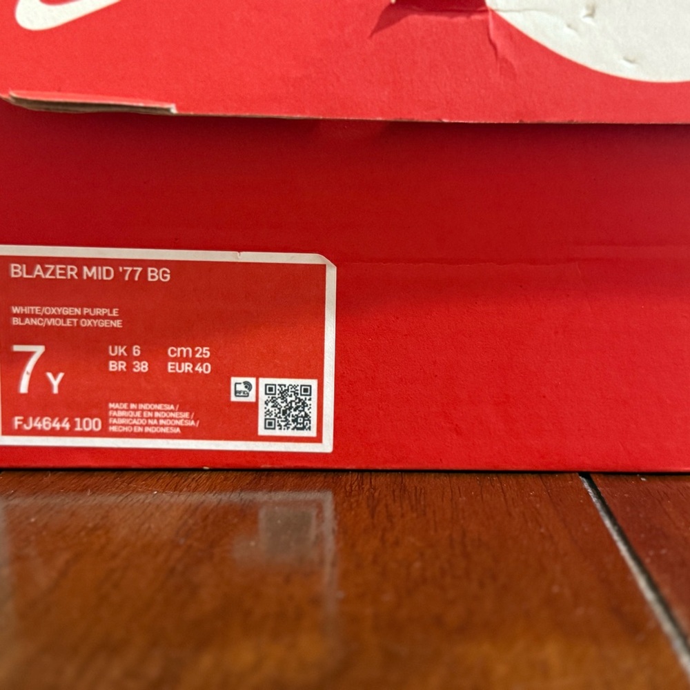 Nike Blazer Mid '77 BG in White and Yellow - Picture 9 of 9
